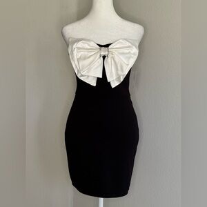 B Darlin Juniors' Bow-Front Black and White Strapless Mini Dress
